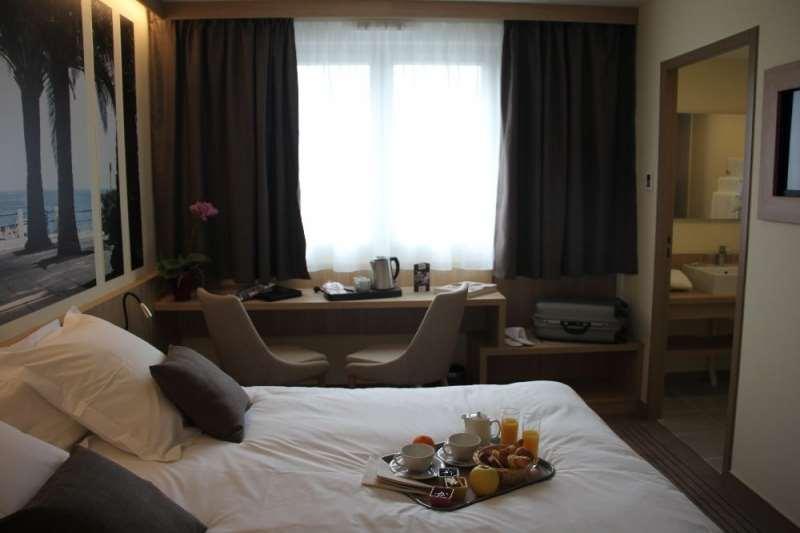 Brit Hotel Montargis Mormant-sur-Vernisson Zimmer foto