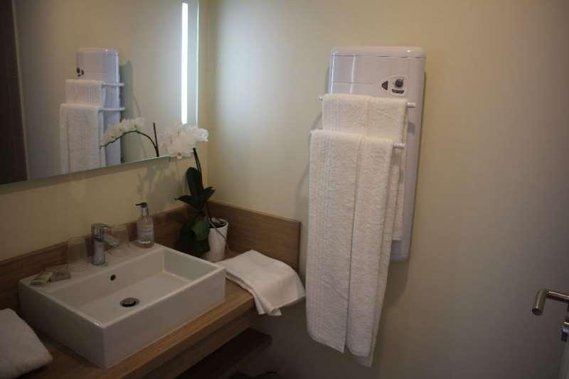 Brit Hotel Montargis Mormant-sur-Vernisson Zimmer foto